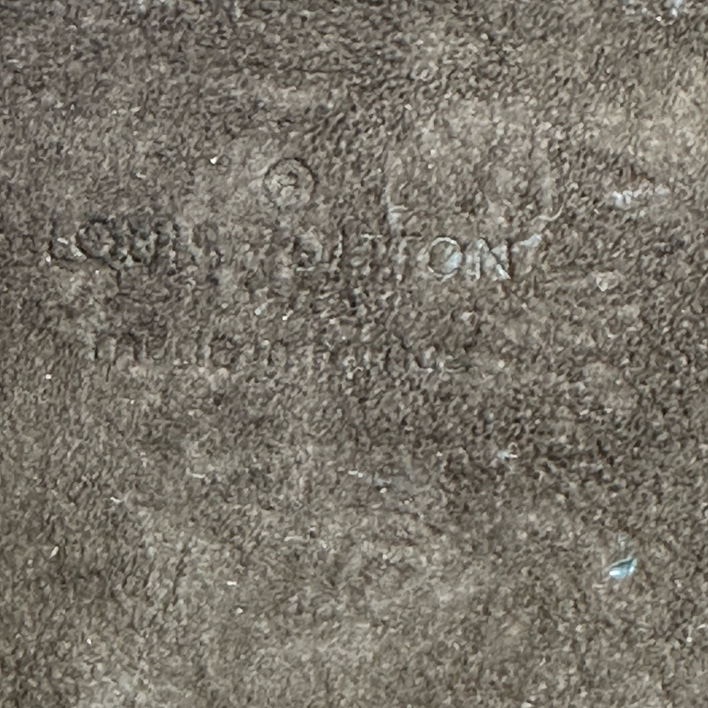 Louis Vuitton Cosmetics Pouch - Picture 10 of 10